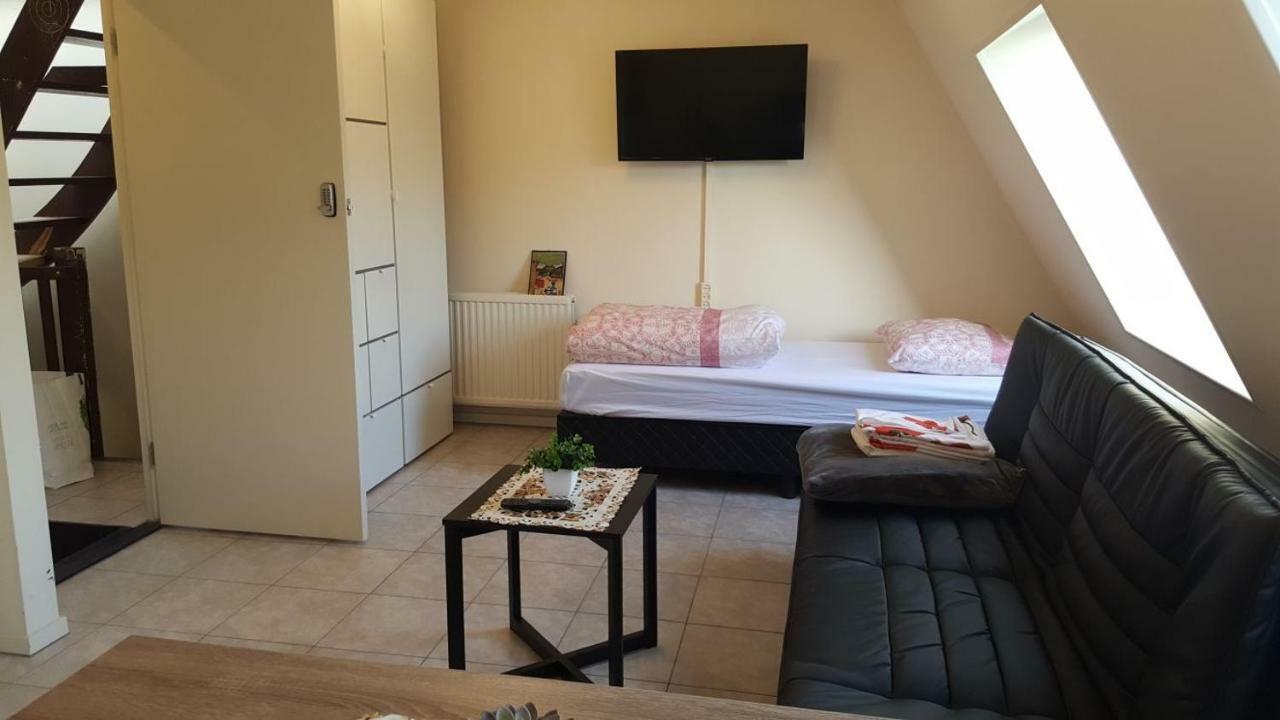 Apartment + Studios Insulinde Tilburg Esterno foto