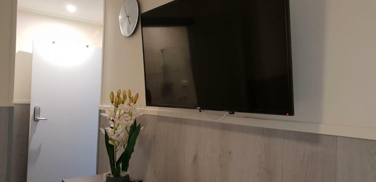 Apartment + Studios Insulinde Tilburg Esterno foto